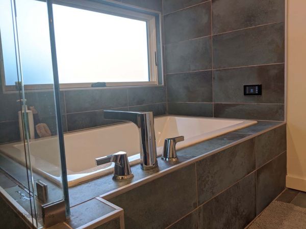 Detail of roof edge and material contrast